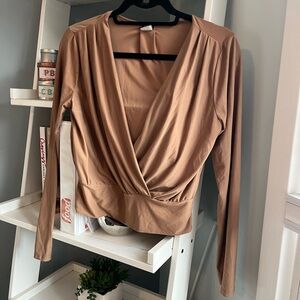Privy Tan Wrap Top women’s size M